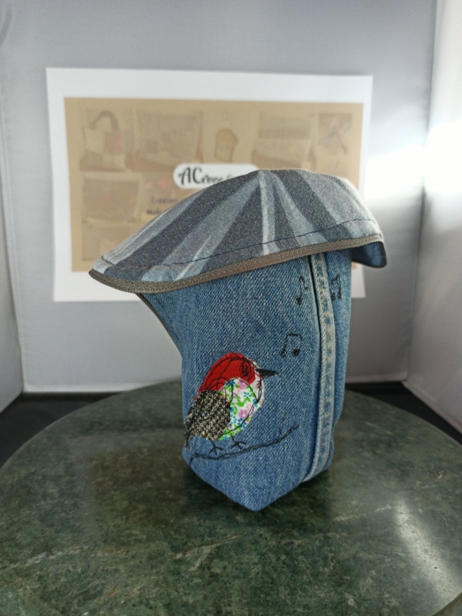 Trousse debout en jean recyclé oiseau appliqué – Anne Cyclée