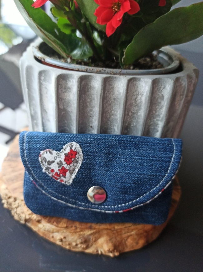 Petit porte-monnaie coeur fleuri rouge