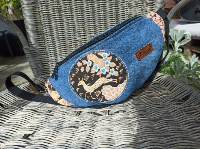 Banane en jean upcyclé – Animaux sauvages